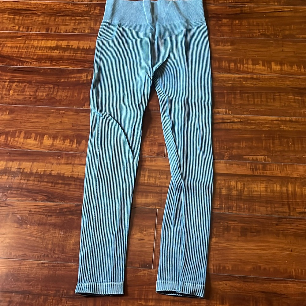 AURA leggings